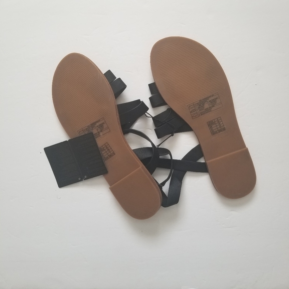 Forever 21 Faux Leather Ankle Wrap Black Gladiator Style Sandals Size 9. - Picture 6 of 7